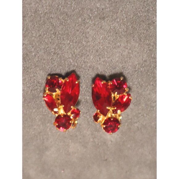 Demure Red Rhinestone Earrings Flower Sprigs - Picture 1 of 3